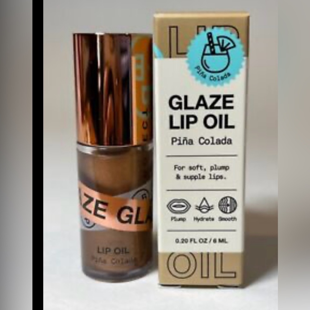 NWT Glaze Lip Oil - Piña Colada
